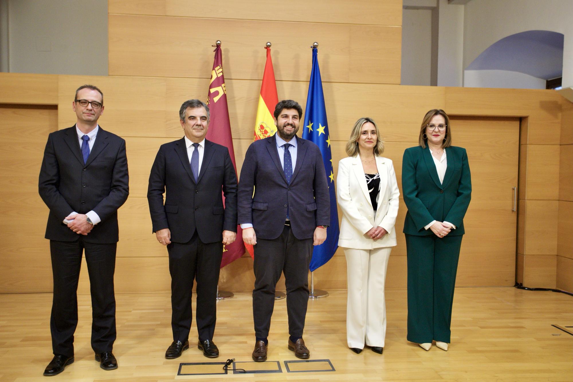 Las imágenes de la toma de posesión de los nuevos consejeros del Gobierno de Murcia