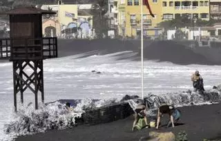 Tazacorte urge a Costas un dique que proteja el litoral del fuerte oleaje