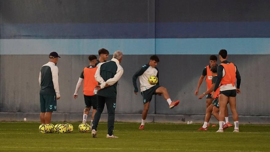 El Málaga CF regresa a los entrenamientos tras su empate ante el Córdoba