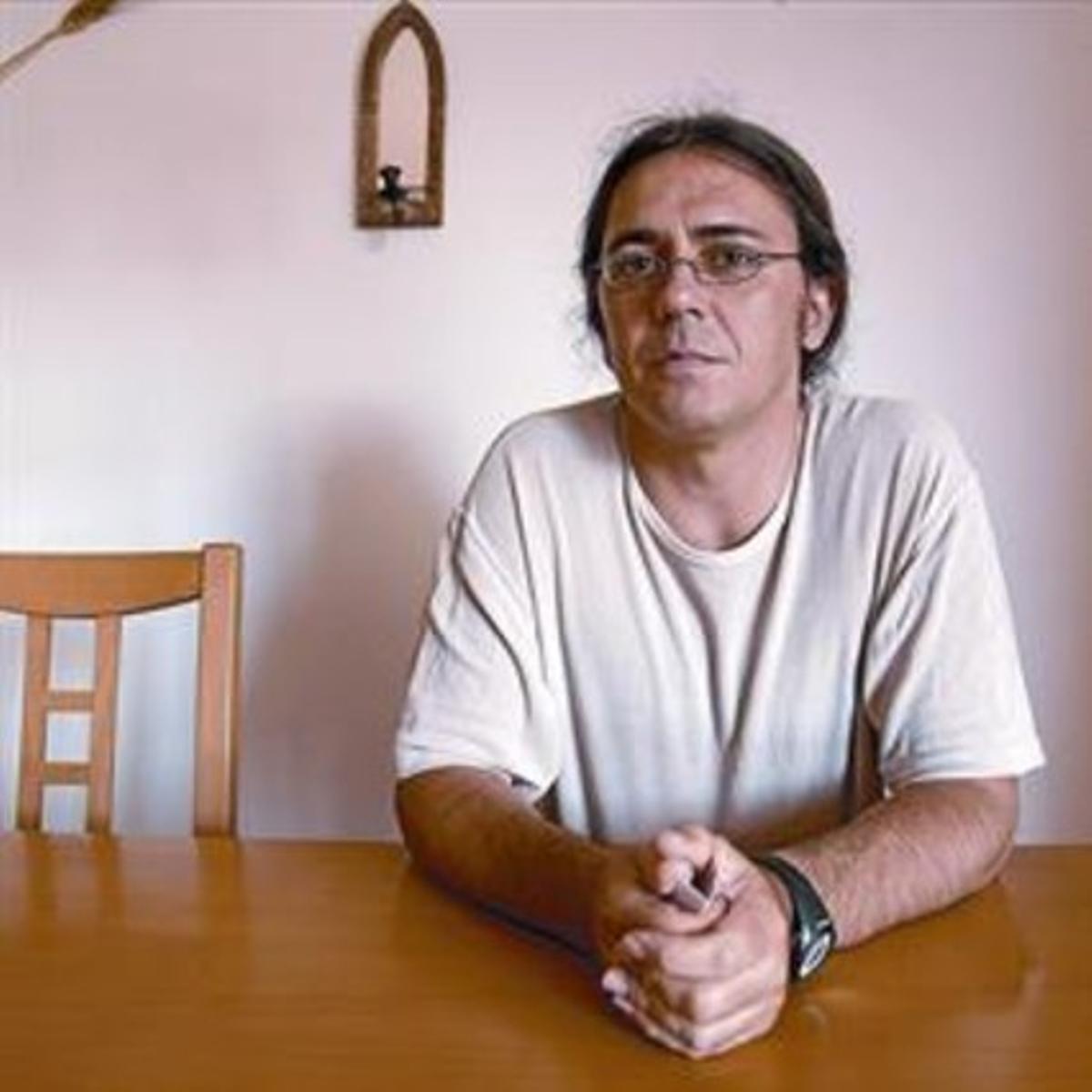 Andreu Moreno, retratat ahir a casa seva a Barcelona. Andreu Moreno, retratat ahir a casa seva a Barcelona.