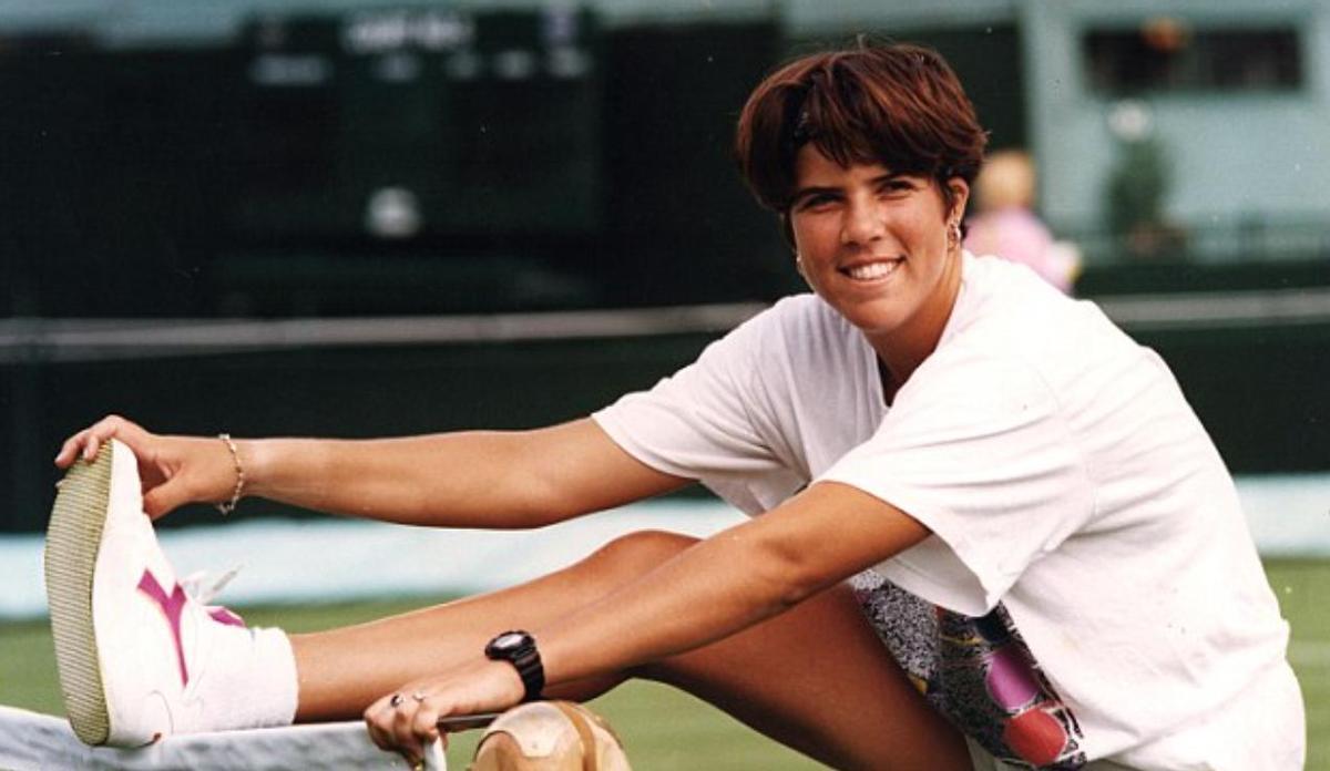 La tenista Jennifer Capriati, con 13 años calentando antes de un partido.