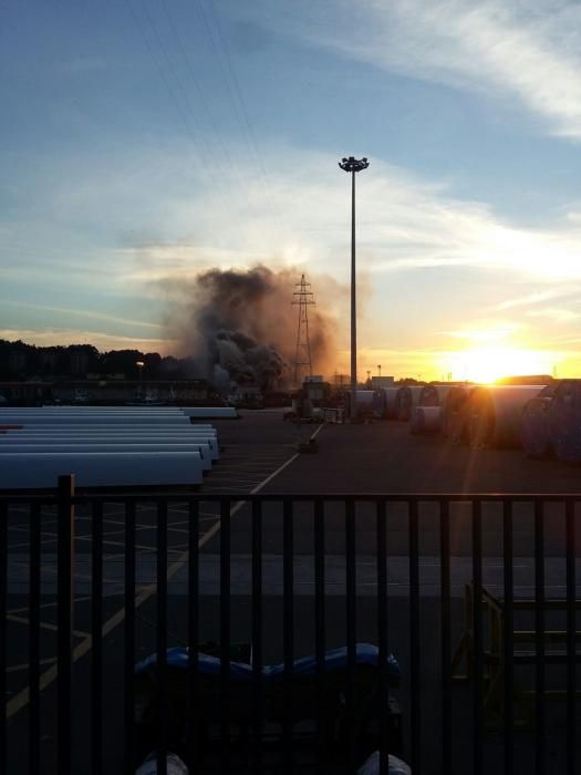 Incendio en la antigua fábrica de hielo de Avilés