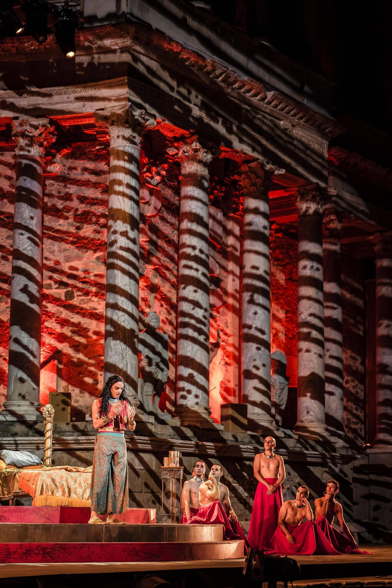 Las imágenes de 'Alejandro y el eunuco persa', la obra de esta semana del Festival Internacional de Teatro Clásico de Mérid