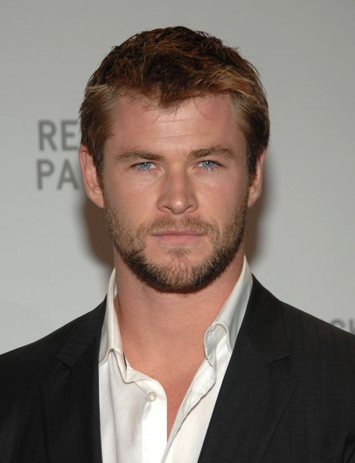 Chris Hemsworth, muy sexy con el pelo cortito