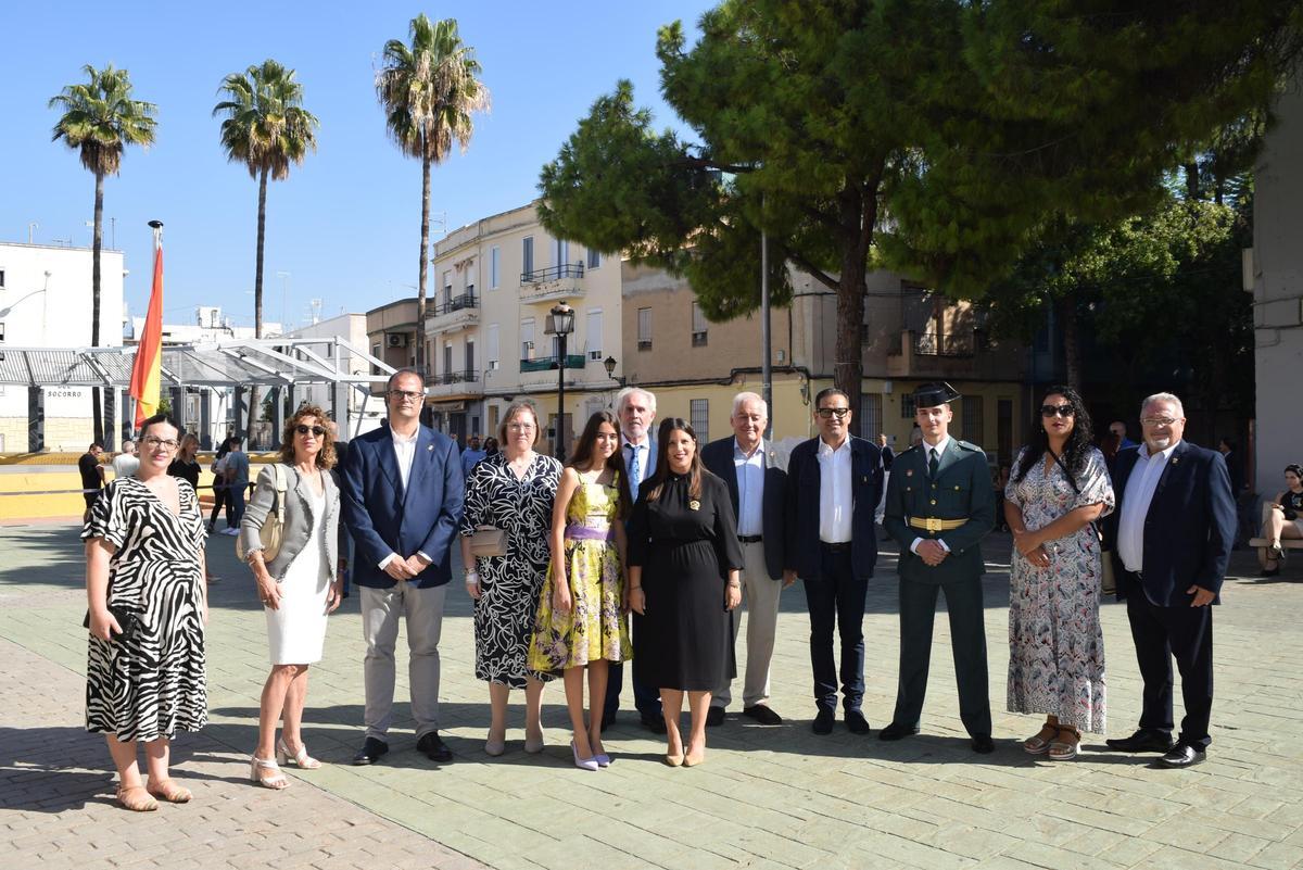Sedaví con el teniente de la Guardia Civil. Sedaví con el teniente de la Guardia Civil.