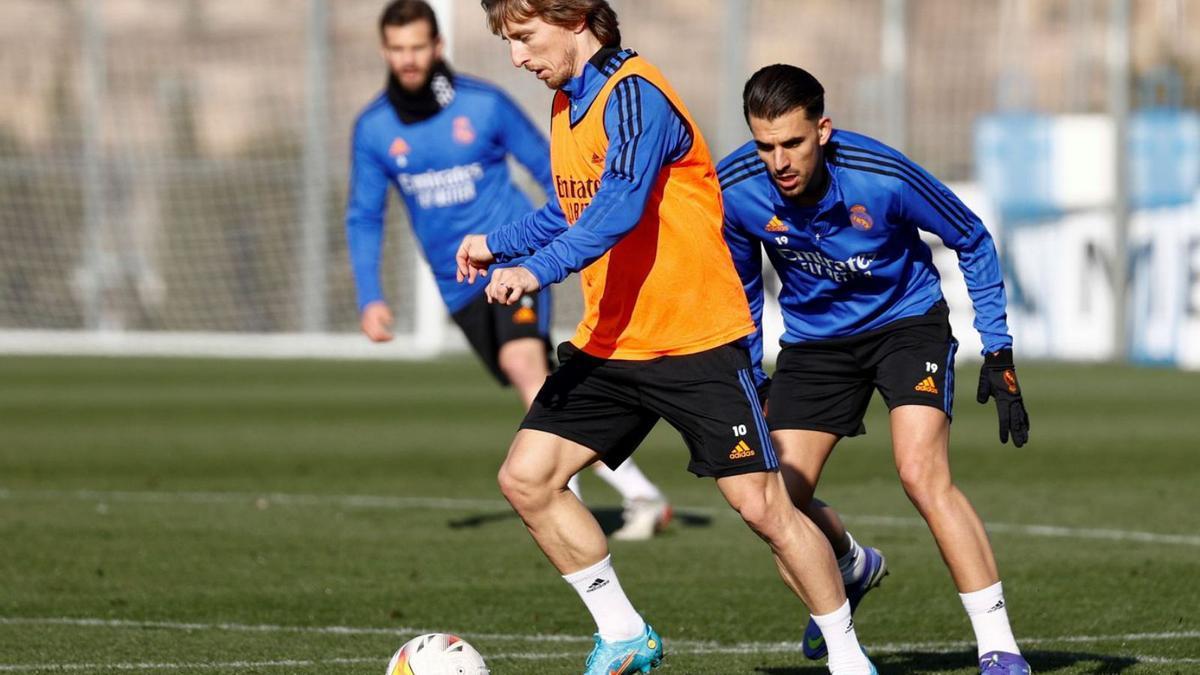 Modric, durante un entrenamiento del Real Madrid. |  // EFE
