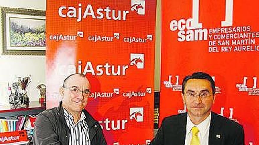 Los comerciantes de San Martín firman un acuerdo de colaboración con Cajastur