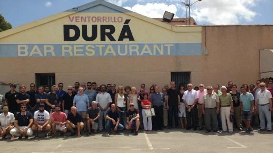 La familia del Misteri celebró ayer una comida de hermandad.