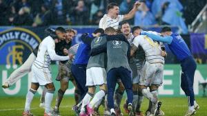 Los jugadores del Saarbrücken celebran su paso a semifinales de la Copa de Alemania