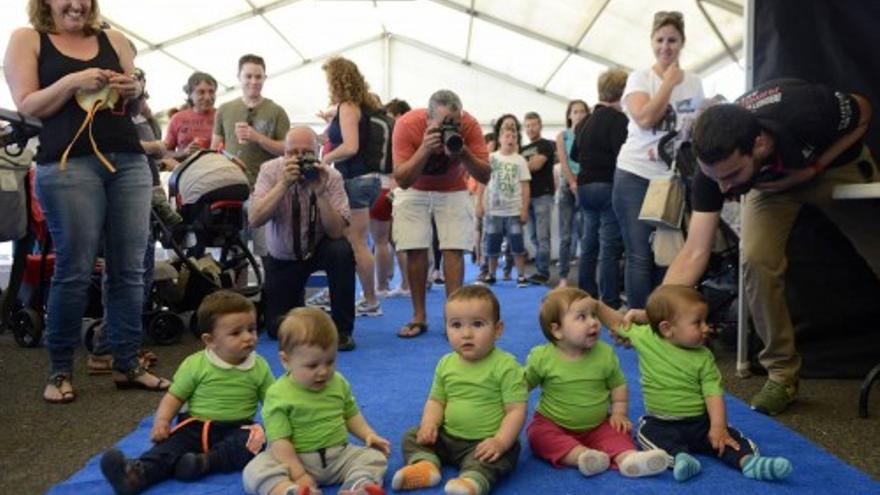 Carrera de bebés a gatas en Arrecife de Lanzarote