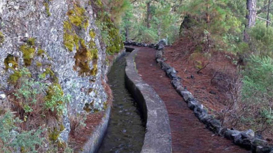 Un canal de agua de La Palma.
