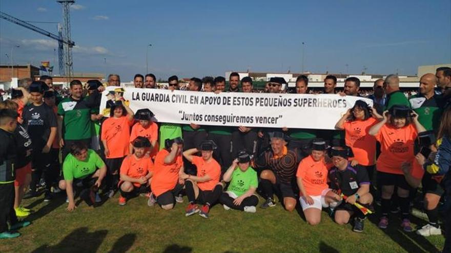 Juegan a fútbol a favor de la oncología infantil