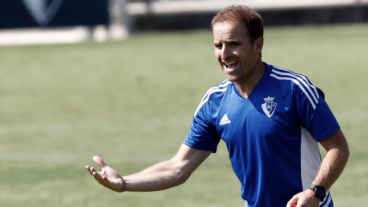 Jagoba Arrasate, durante un entrenamiento de Osasuna