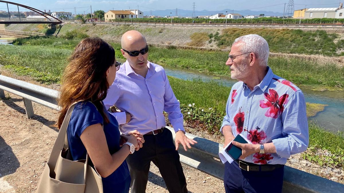 El presidente de la CHJ y el alcalde de Alboraia, visitan el barranco del Carraixet.