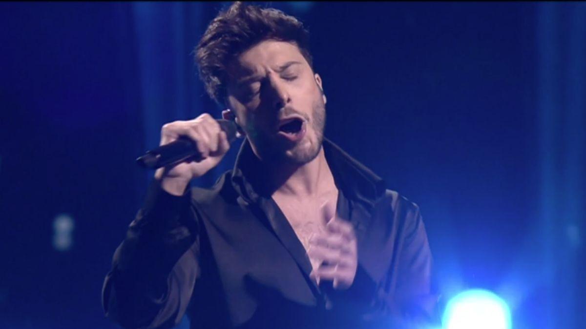 Blas Cantó durante su actuación en la gran final de Eurovisión 2021.