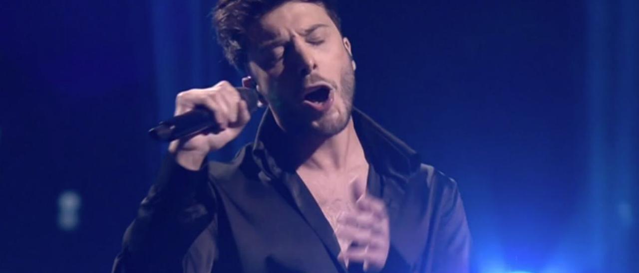 Blas Cantó durante su actuación en la gran final de Eurovisión 2021.