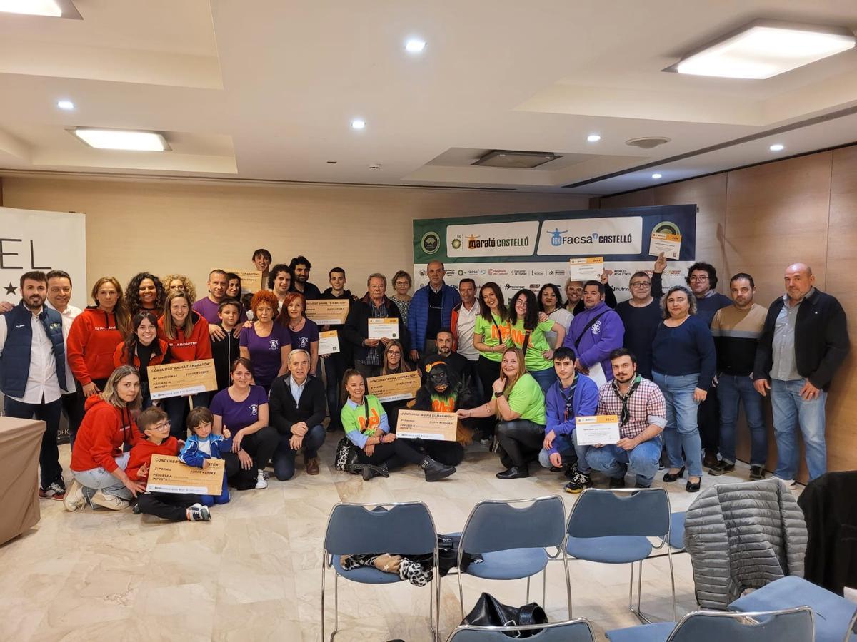 Los grupos ganadores han sido escogidos por los propios corredores y corredoras de la prueba, que valoraron la mejor animación durante el recorrido de la carrera del pasado 25 de febrero.