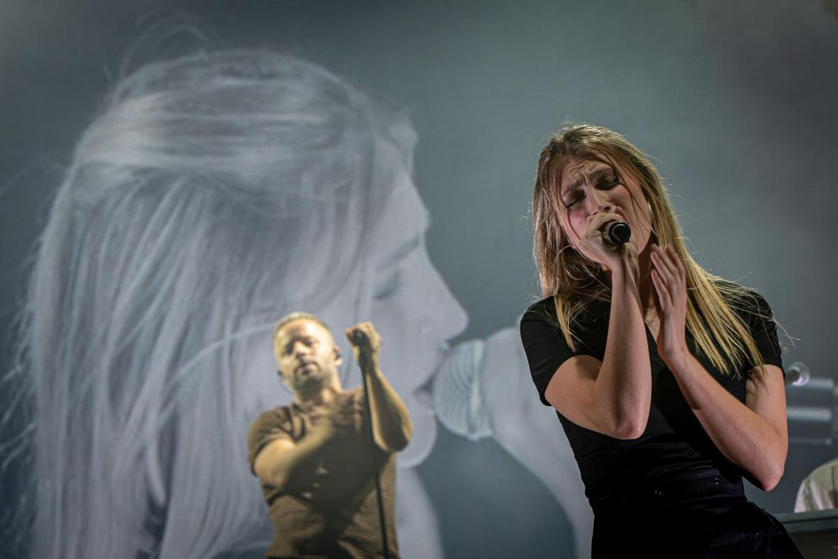 Josep Montero y Julieta, en un concierto de Oques Grasses durante la Mercè 2024, el 20 de septiembre de ese año.