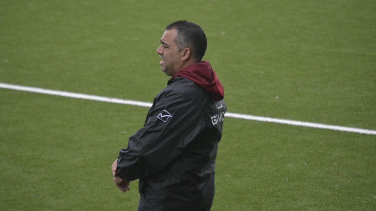 Germán Crespo, en la banda del Alfonso Murube, durante el encuentro de este domingo entre la AD Ceuta y el Córdoba CF.