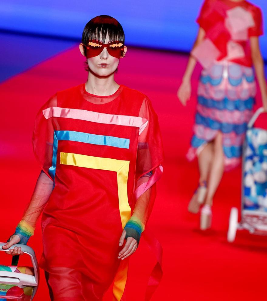 La Semana de la Moda de Madrid arranca con la apuesta ochentera de Agatha Ruiz de la Prada