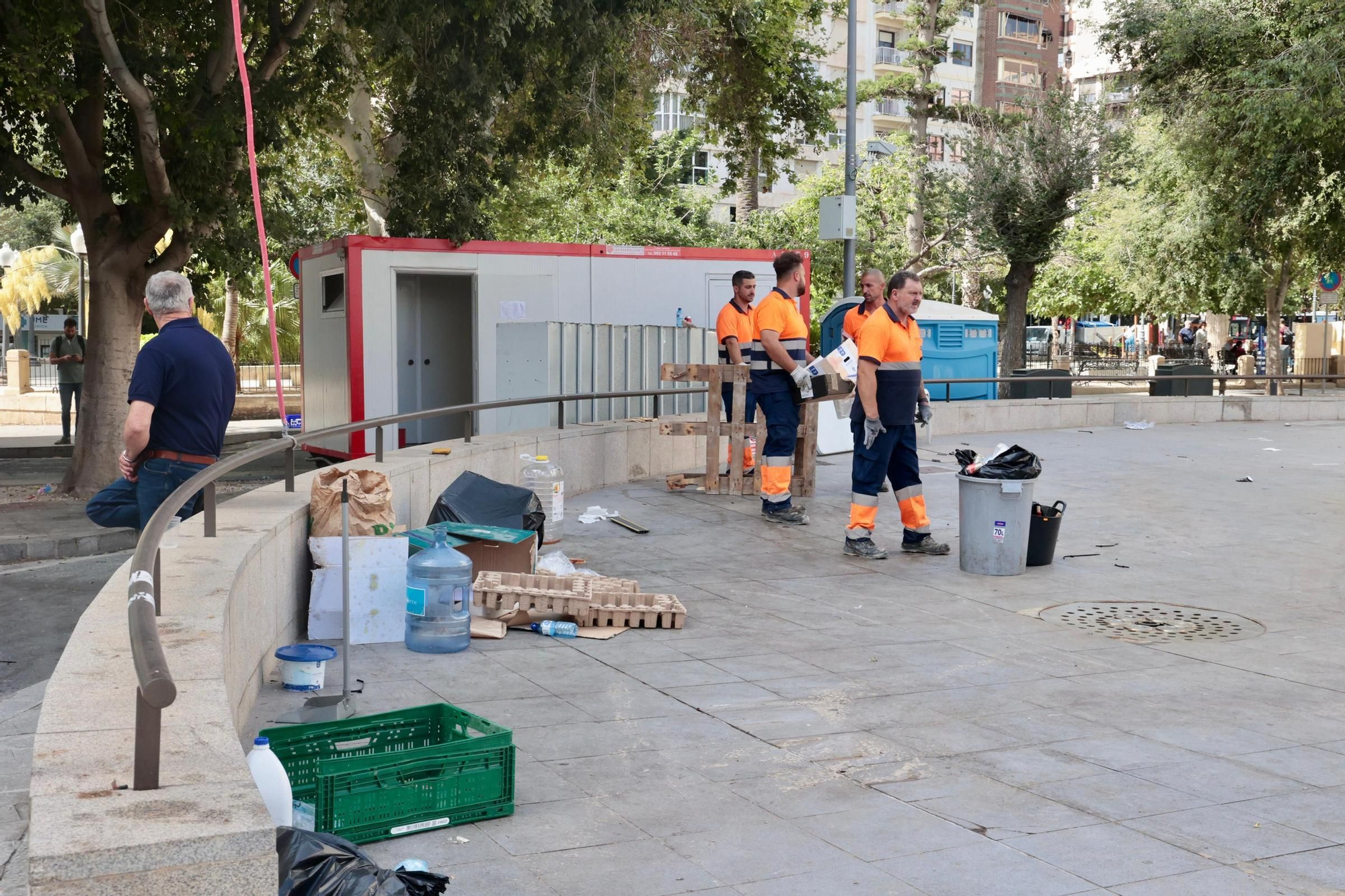 Alicante desmonta las Hogueras y pone fin a las fiestas de este 2025
