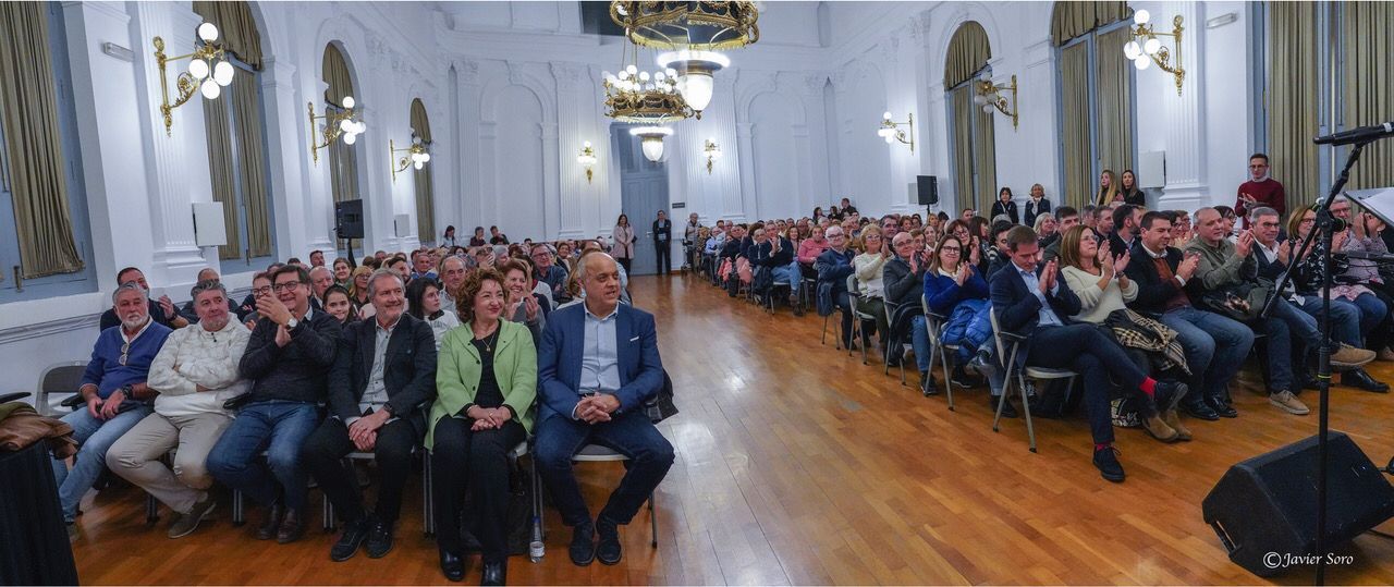 Presentación del calendario solidario de Xàtiva