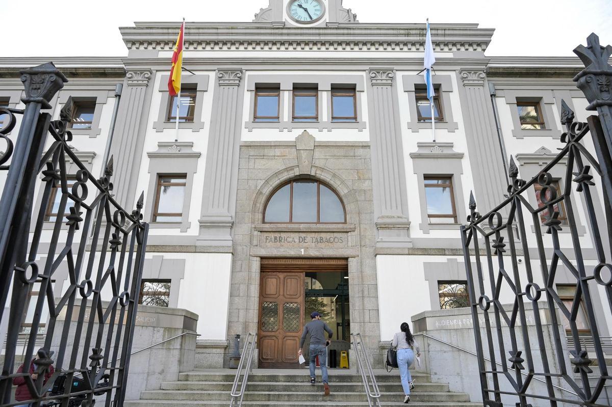 Fachada de la Audiencia Provincial de A Coruña