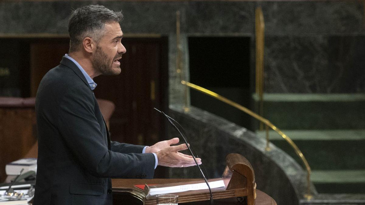 Felipe Sicilia, portavoz del PSOE en el debate sobre la comisión, este jueves en el Congreso.