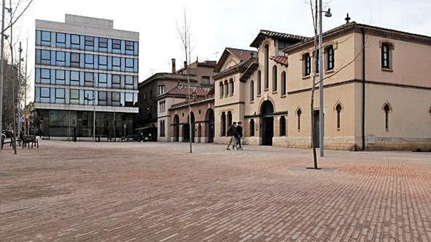 La plaça de l&#039;Escorxador s&#039;ha transformat en un passeig per a vianants.