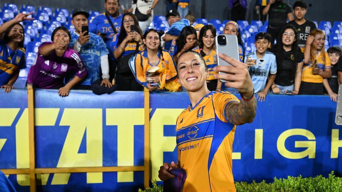 Jenni Hermoso se despide de los Tigres de México.