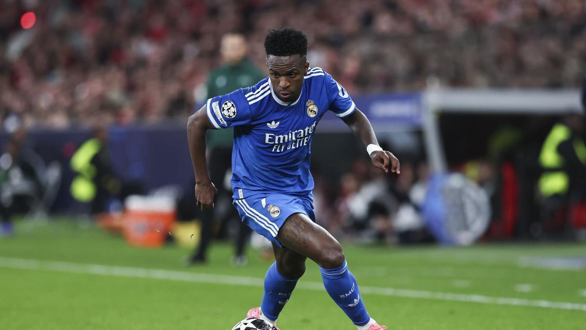 Vinicius Junior of Real Madrid CF in action during the UEFA Champions League 2025/26 League Knockout Play-off First Leg match between SL Benfica and Real Madrid C.F. at Estadio do SL Benfica on February 17, 2026 in Lisbon, Portugal. AFP7 17/02/2026 ONLY FOR USE IN SPAIN. Irina R. Hipolito / AFP7 / Europa Press;2026;SPAIN;SPORT;ZSPORT;SOCCER;ZSOCCER;SL Benfica v Real Madrid C.F. - UEFA Champions League 2025/26 League Knockout Play-off First Leg;