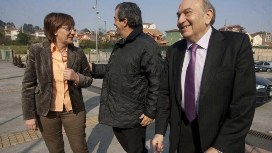 Pilar Varela, Francisco Álvarez-Cascos y Francisco Menéndez, juntos en un pasado acto público.