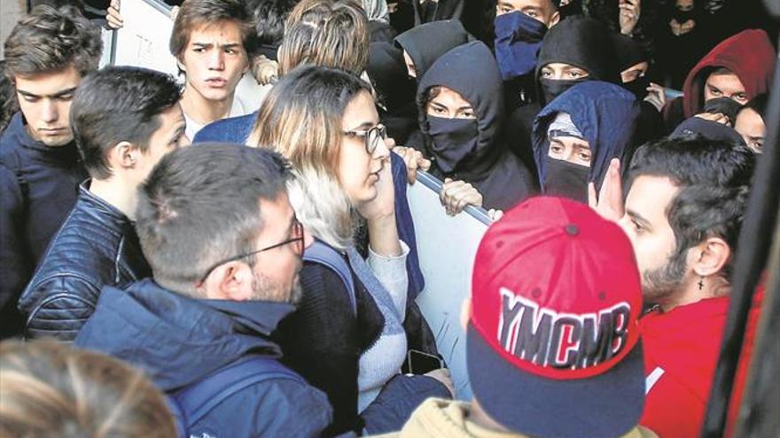 La huelga universitaria logra poco apoyo pero cierra cuatro campus