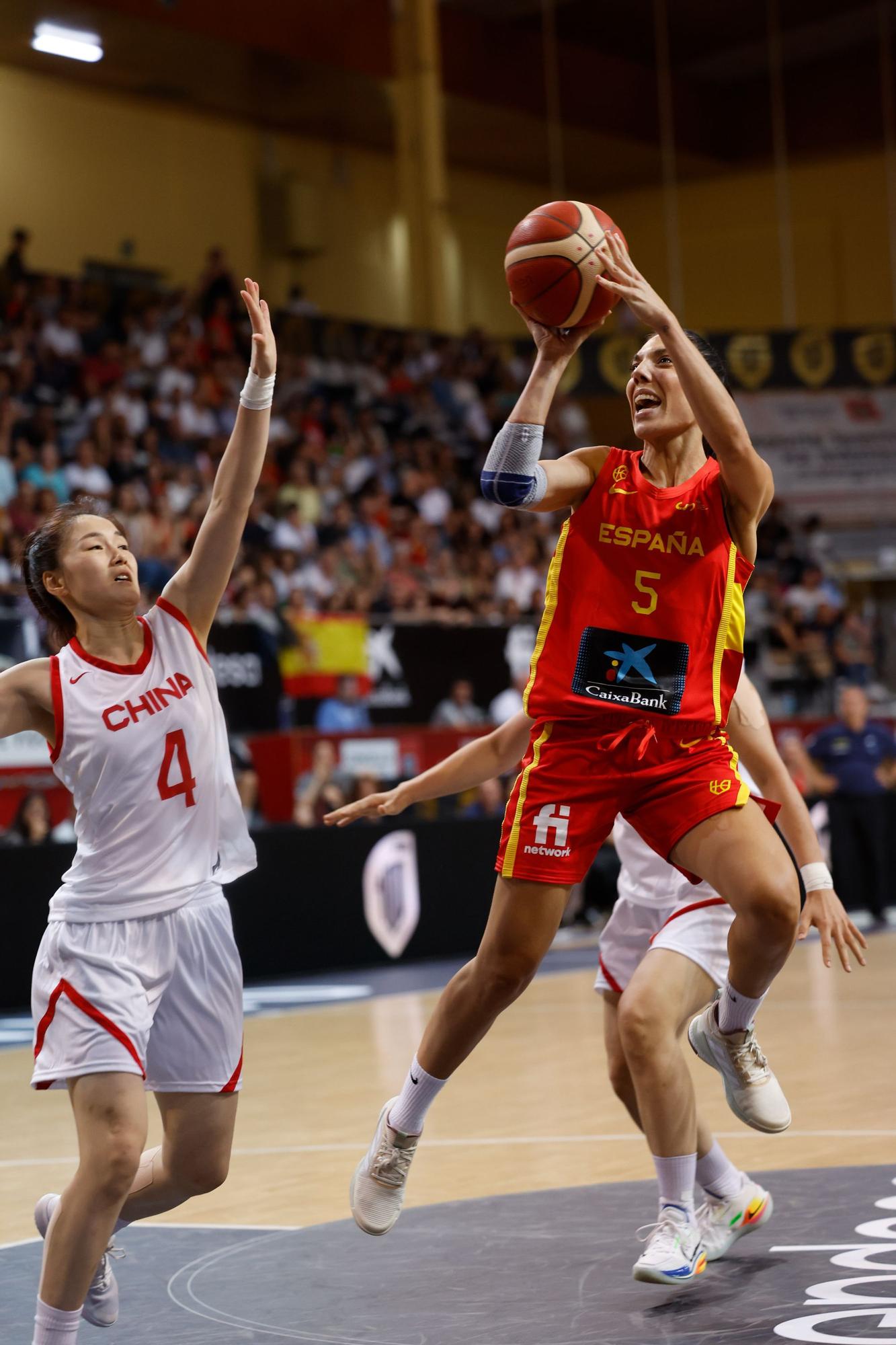 La seleccción femenina de básquet reina en Vigo