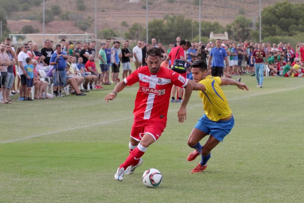 Partido de fútbol amistoso entre FC Cartagena y Mar Menor