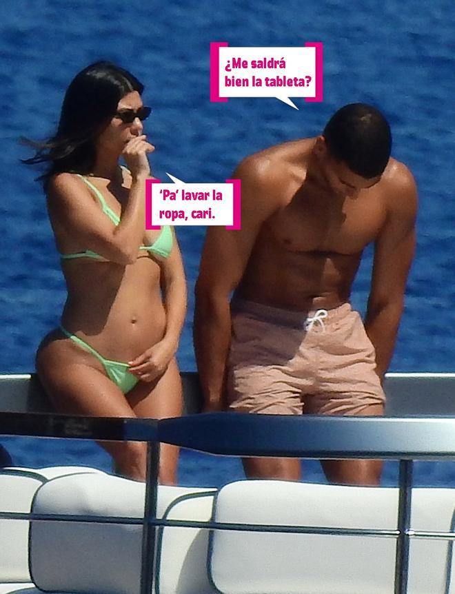 La peineta de Younes Bendjima en mitad del 'shooting' con Kourtney Kardashian
