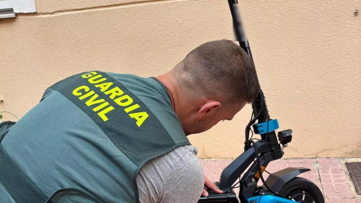 Detenido en Dolores por robar un patinete en una vivienda de San Fulgencio