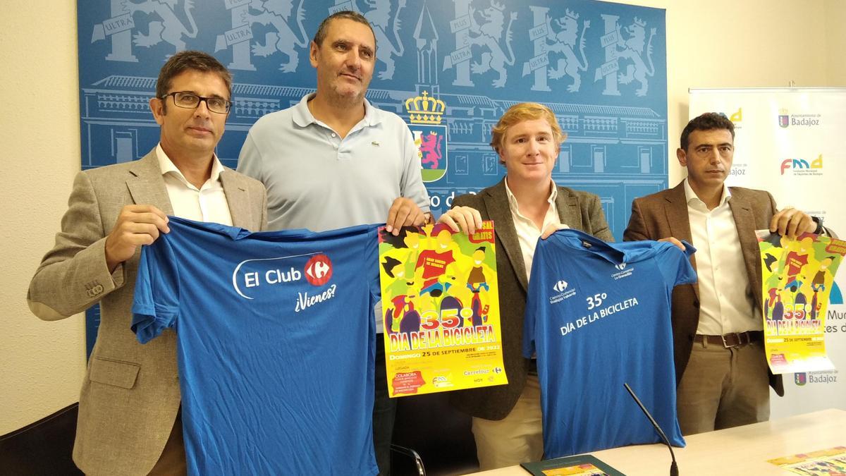 Alberto Martínez (FMD), el concejal de Deportes, Juancho Pérez, Ignacio Gragera y Francisco Carmona, ayer.