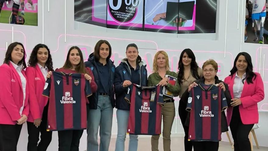 FibraValencia celebra el día de la Mujer con el Levante UD