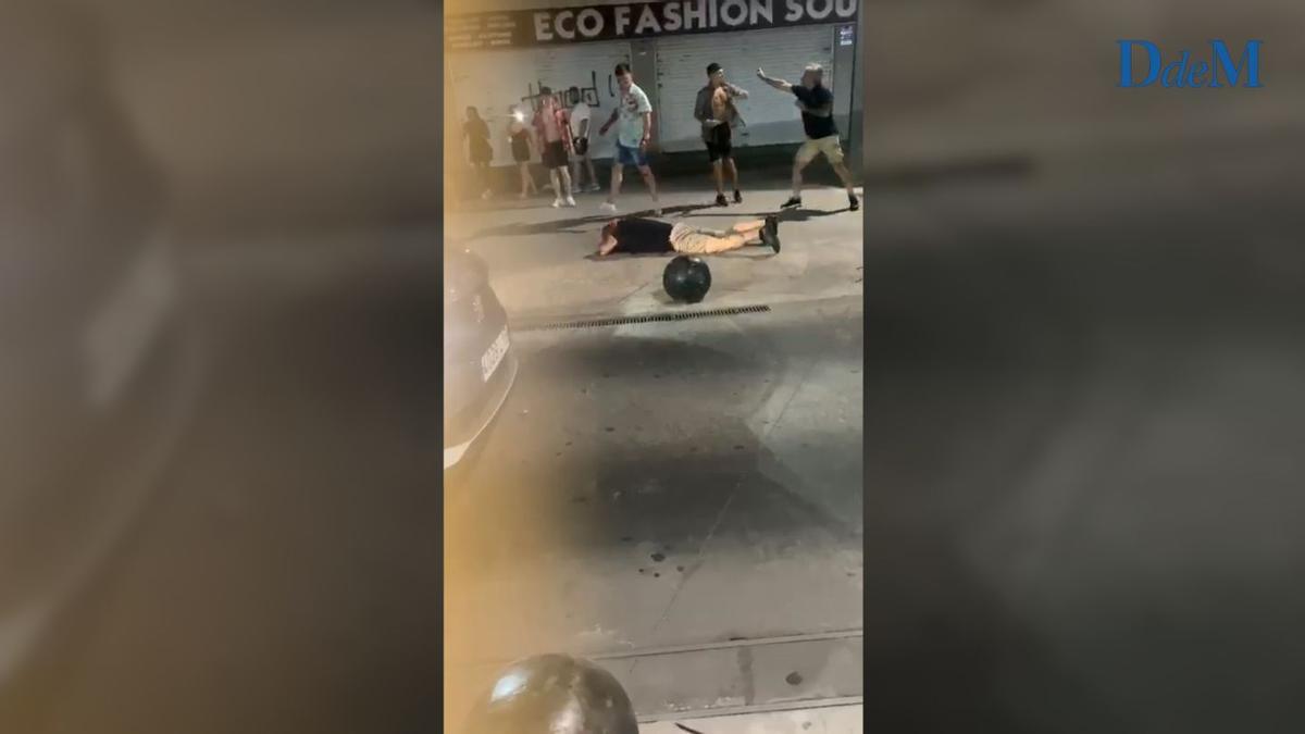 Unos turistas propinan una brutal paliza a un taxista en Magaluf