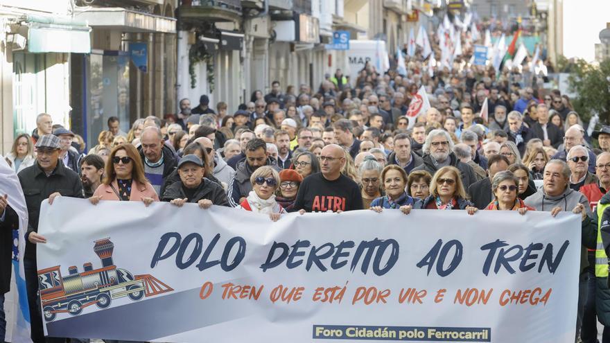 Manifestación en Ferrol para exigir mejoras en el tren con A Coruña