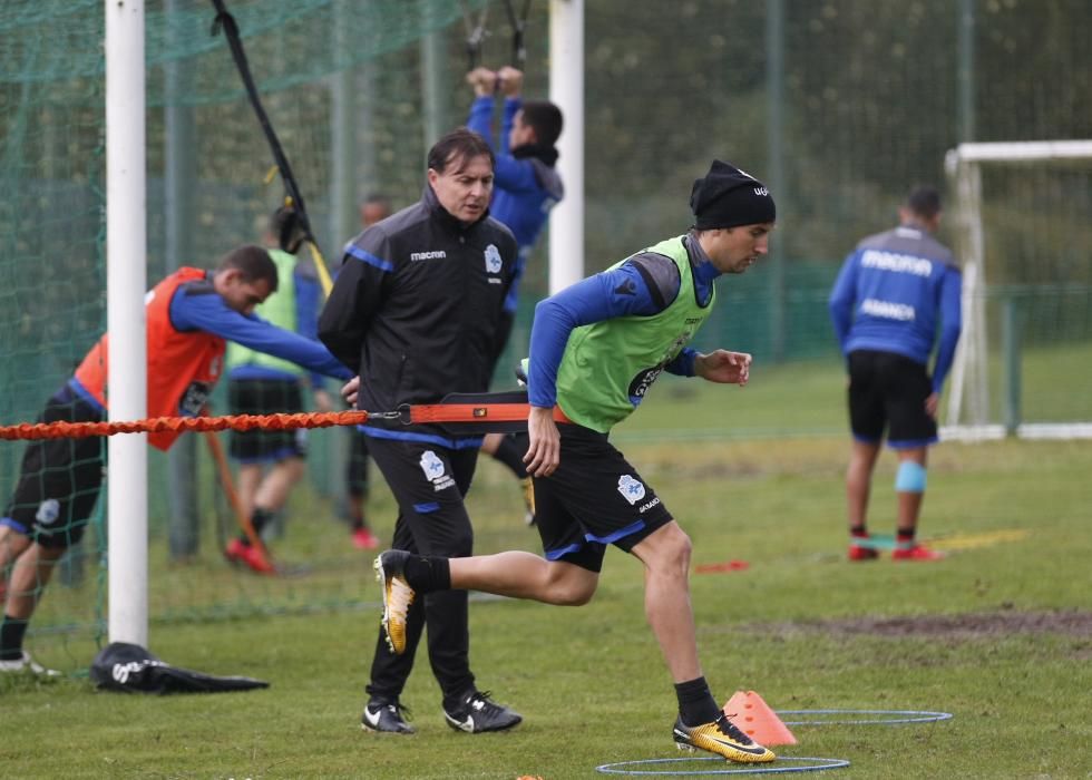 Circuito de fuerza, ejercicio de posesión y fútbol 8 para 8 en el primer entrenamiento de una semana sin fútbol liguero.