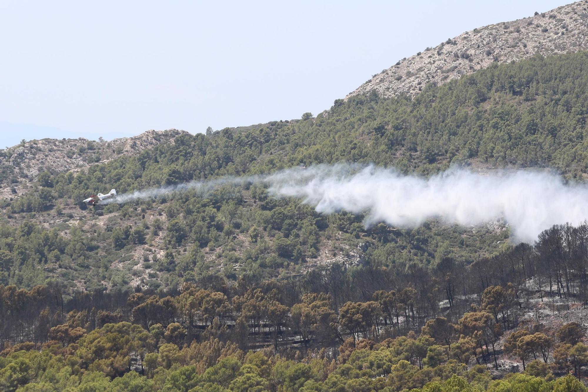 Galería de imágenes: Estabilizan el incendio del Desert