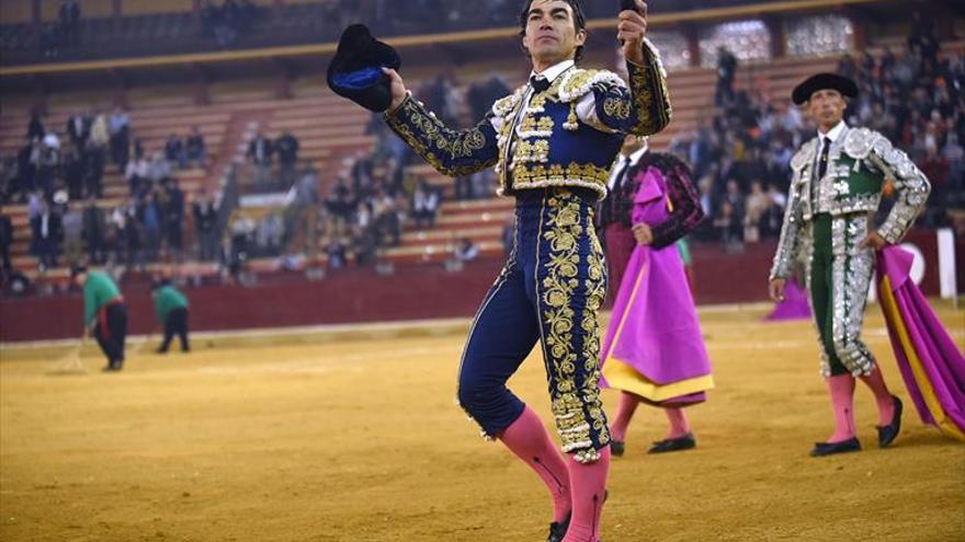 Oreja para López Chaves y premio al toro de Murteira