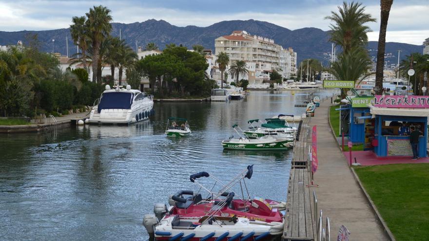 Mor un home de 76 anys ofegat en caure d&#039;una embarcació als canals d&#039;Empuriabrava