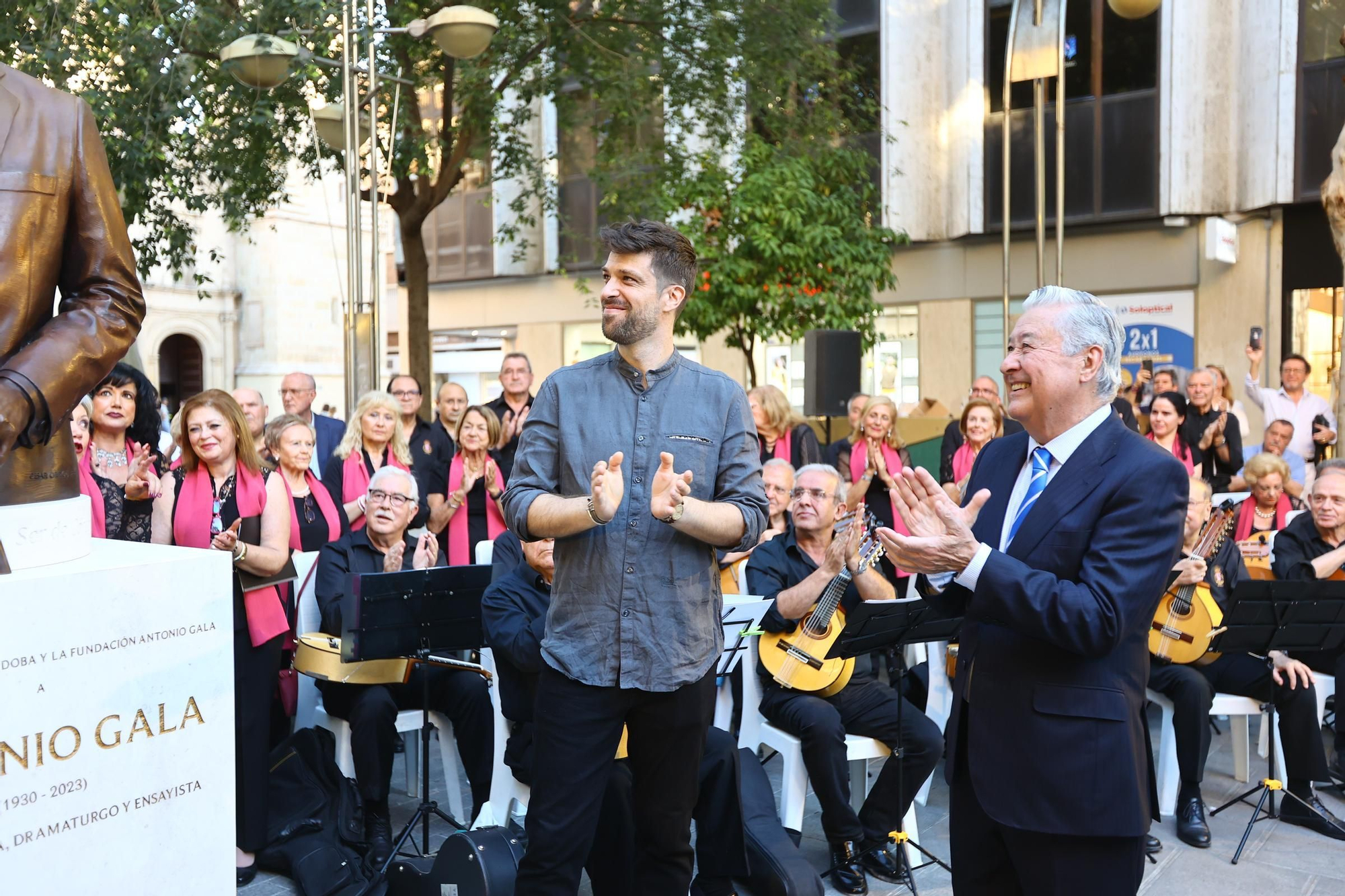 Antonio Gala se hace eterno junto al Gran Teatro