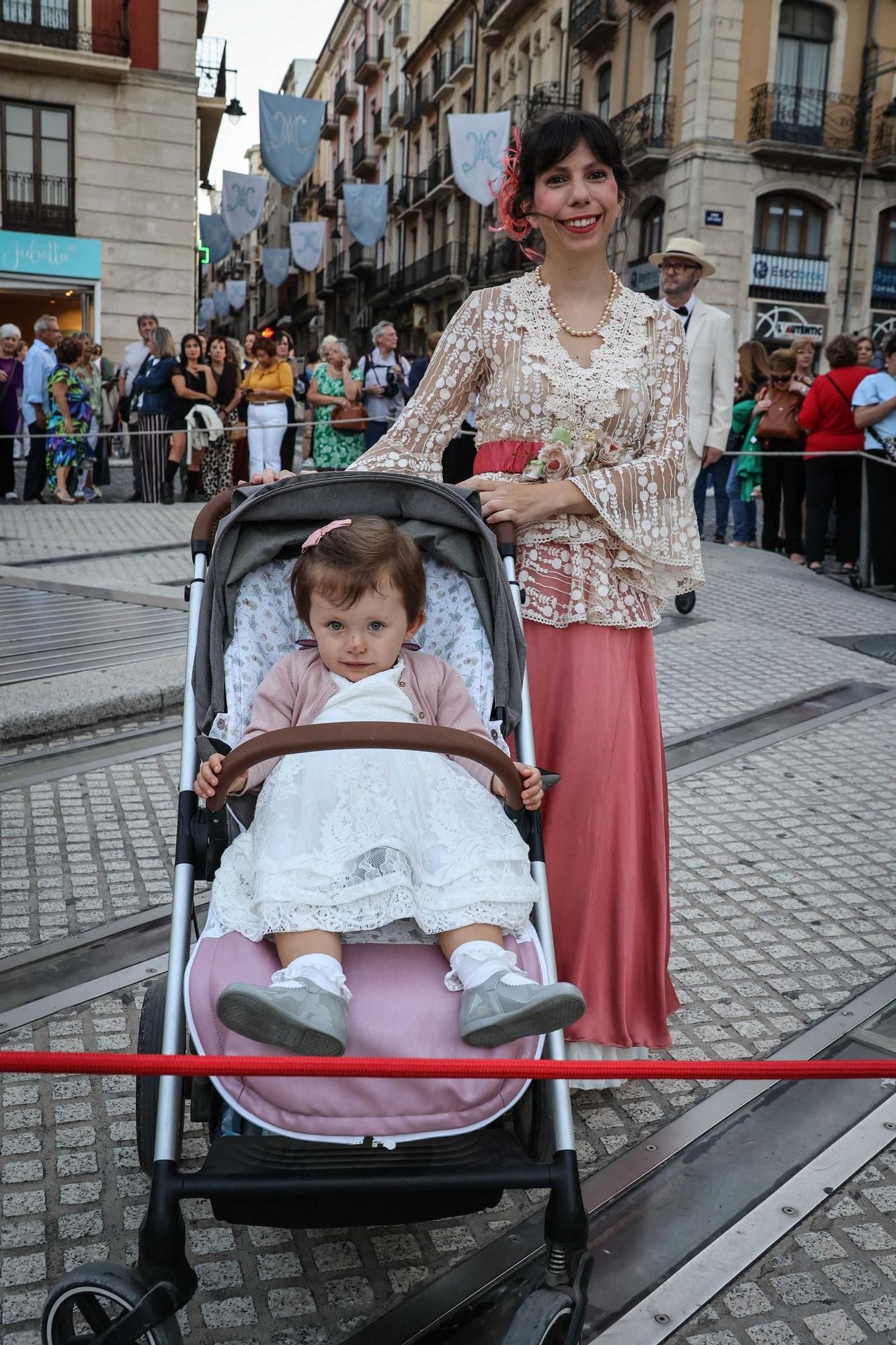 Inicio de la Feria Modernista de Alcoy 2025