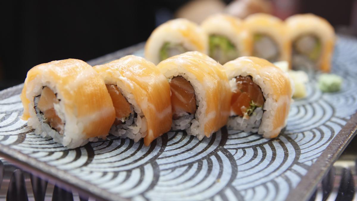 So schmackhaft sieht das Sushi am Stand Purozushi im Mercat de l&#039;Olivar aus.