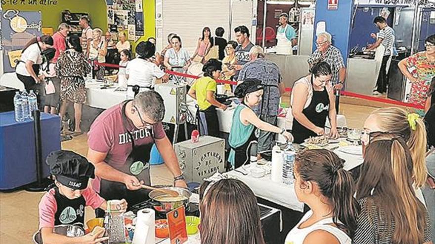 Los niños demuestran sus artes culinarias en Vinaròs