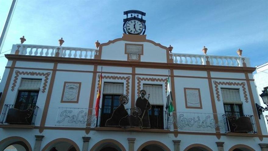 Un fallo técnico del reloj del Ayuntamiento de Montijo dejó a los vecinos sin campanadas